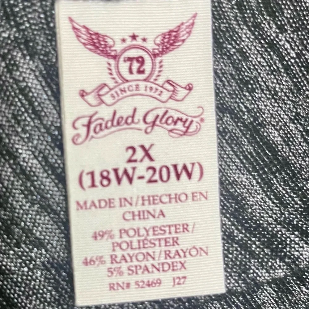 Faded Glory women’s V-neck blouse. - Picture 6 of 6